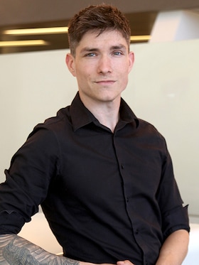 Staff member Simon Benard-Tremblay from ID_896608
