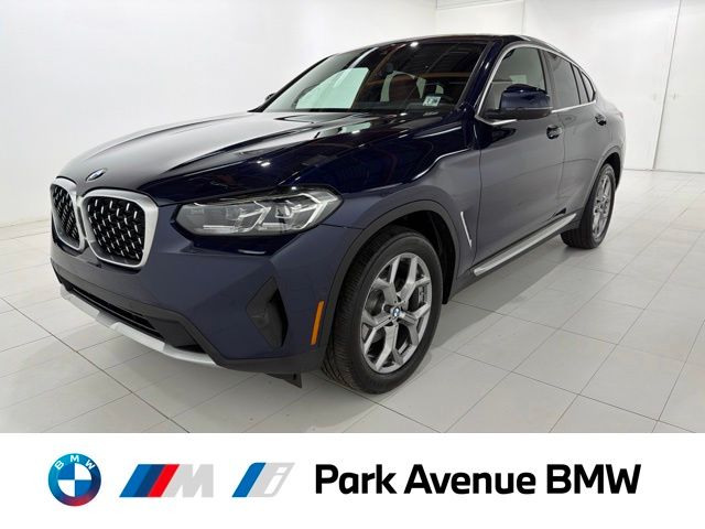 2023 BMW X4 xDrive30i's photo