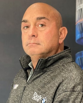 Staff member Mike Richardson from ID_5a69636bf07e