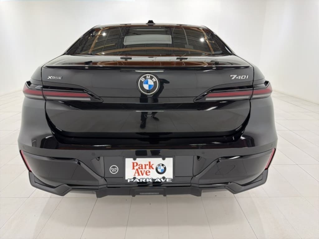 Used 2025 BMW 740i xDrive Sedan
