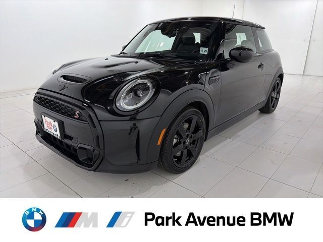 2024 MINI Hardtop Cooper S's photo
