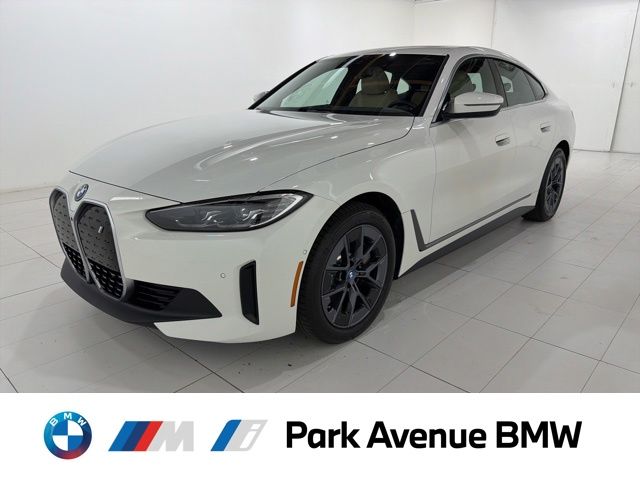 2023 BMW i4 eDrive35's photo