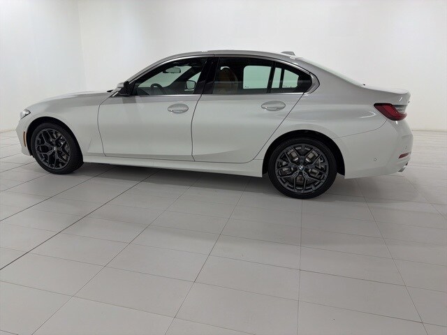 2025 Bmw 330i xDrive Sedan photo 2