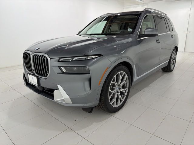 2023 BMW X7 xDrive40i's photo
