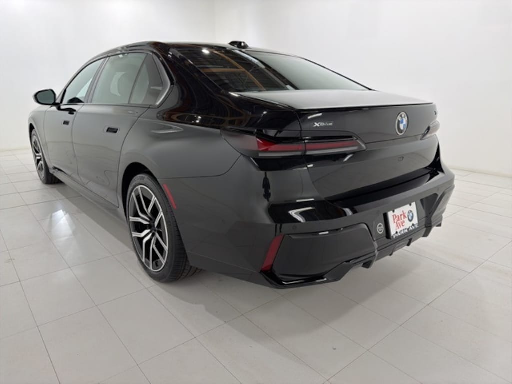 Used 2025 BMW 740i xDrive Sedan