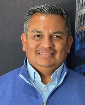 Staff member Isai Del Castillo from ID_4e68ad40e44c