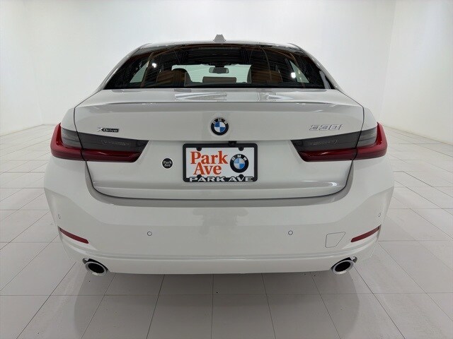2025 Bmw 330i xDrive Sedan photo 2