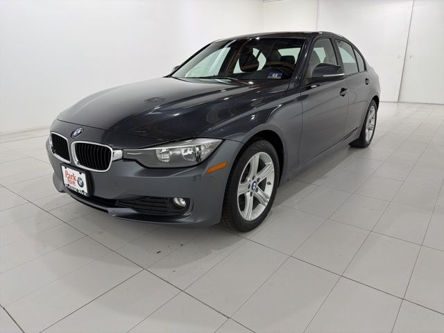 2014 BMW 3 Series 320i xDrive Sedan's photo