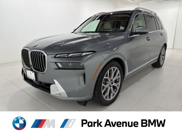 2023 BMW X7 xDrive40i's photo