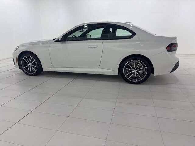 2025 Bmw 230i xDrive Coupe photo 2