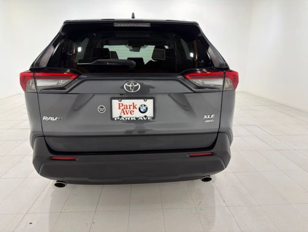 Used 2021 Toyota RAV4 XLE SUV