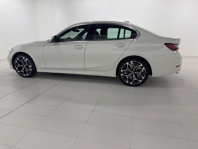 2025 Bmw 330i xDrive Sedan photo 2