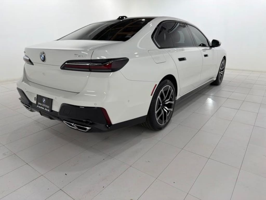 Certified 2023 BMW 760i xDrive Sedan