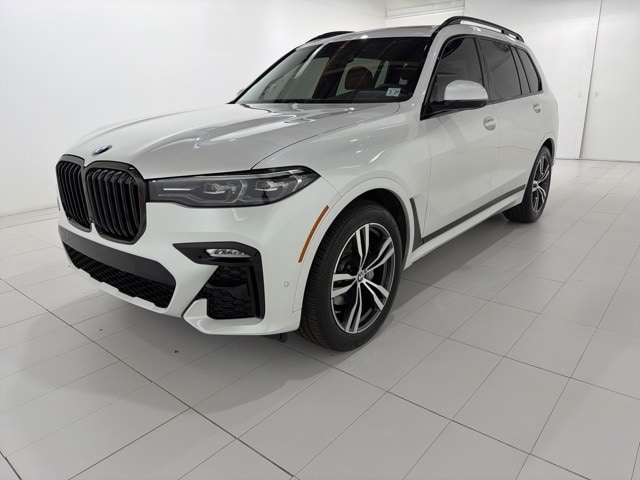 2022 BMW X7 40i's photo