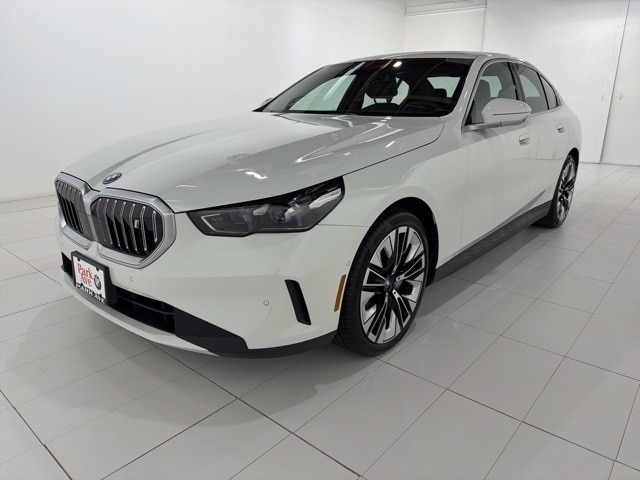 2025 BMW i5 40's photo