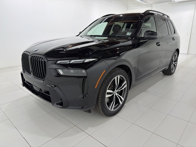 2025 BMW X7 40i's photo