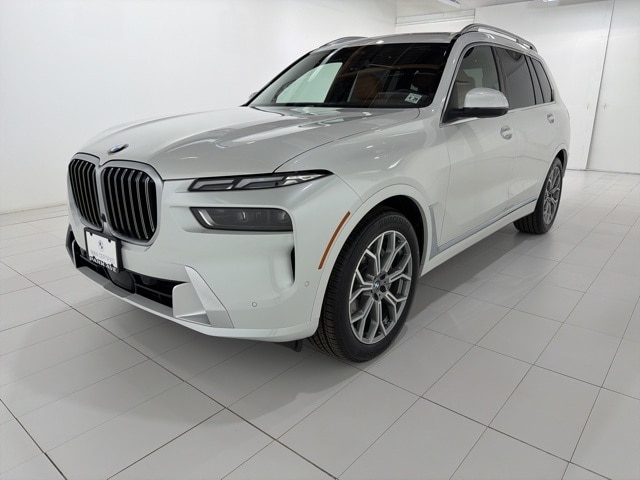 2024 BMW X7 40i's photo