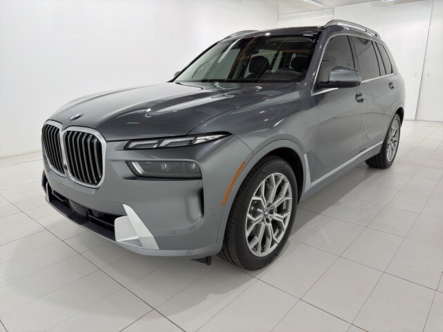 2024 BMW X7 40i's photo
