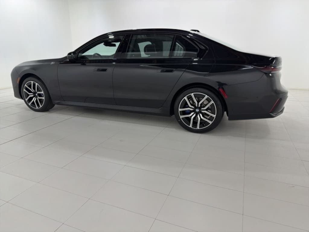 Used 2025 BMW 740i xDrive Sedan