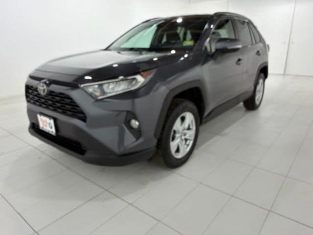 2021 Toyota RAV4 XLE AWD's photo