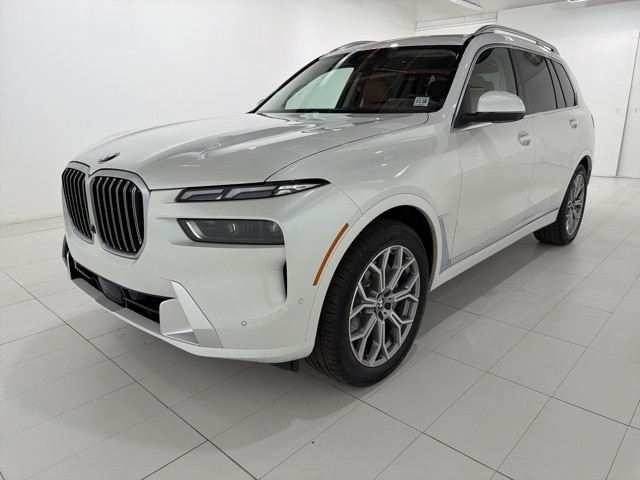 2024 BMW X7 40i's photo