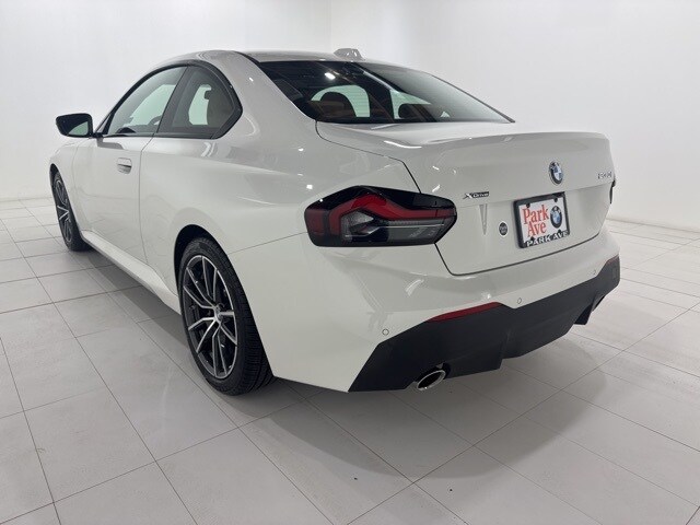 2025 Bmw 230i xDrive Coupe photo 3