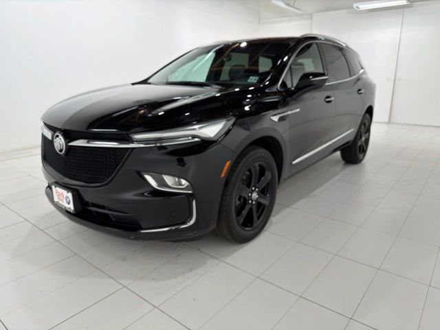 2024 Buick Enclave Essence AWD's photo