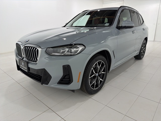 2022 BMW X3 30i's photo