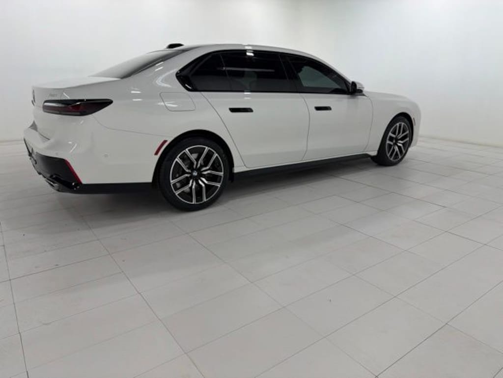 Certified 2023 BMW 760i xDrive Sedan