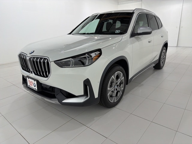 2024 BMW X1 28i's photo