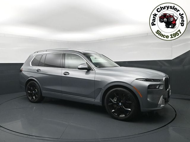 2025 BMW X7 40i