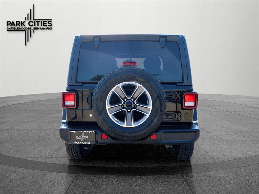 2019 Jeep Wrangler Unlimited Sahara photo 4