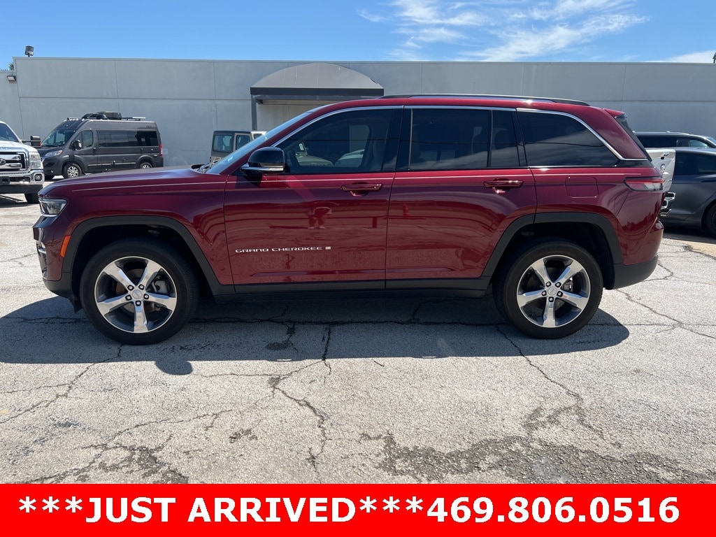 Used 2022 Jeep Grand Cherokee Limited with VIN 1C4RJHBG5N8610434 for sale in Dallas, TX