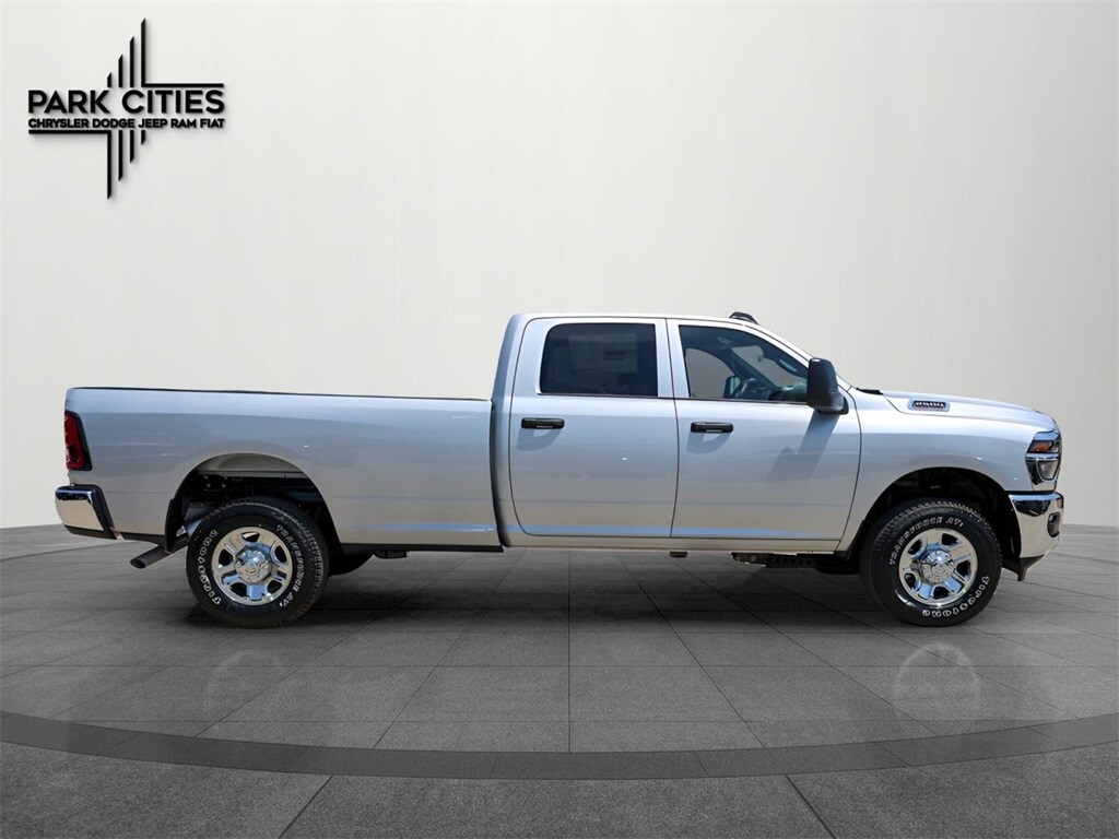 2026 Ram 2500 Tradesman photo 2