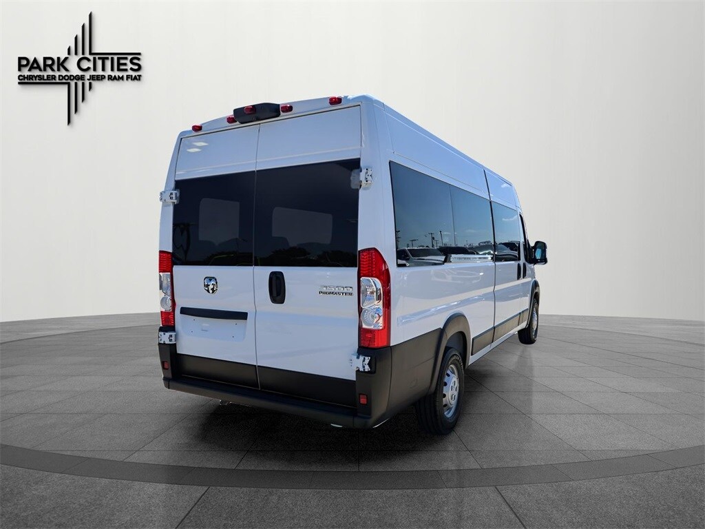 2023 Ram ProMaster 3500 Window Van photo 3