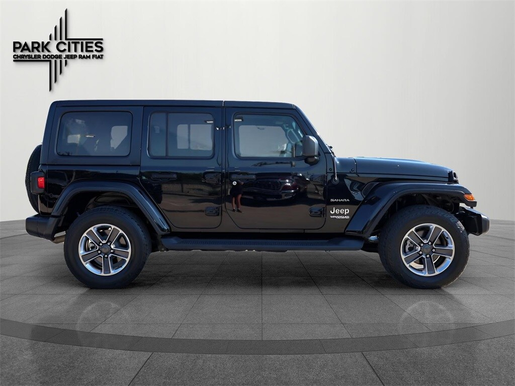 2019 Jeep Wrangler Unlimited Sahara photo 2