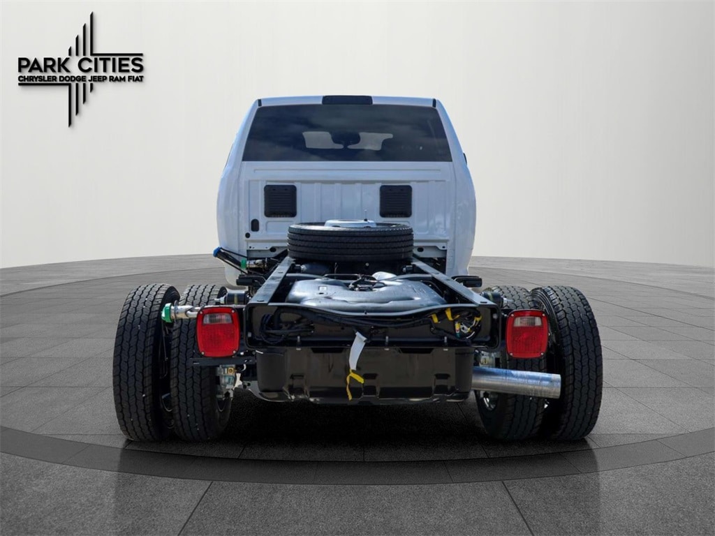 New 2025 Ram 4500 Chassis Cab 4500 TRADESMAN CHASSIS CREW CAB 4X4 60' CA Pickup