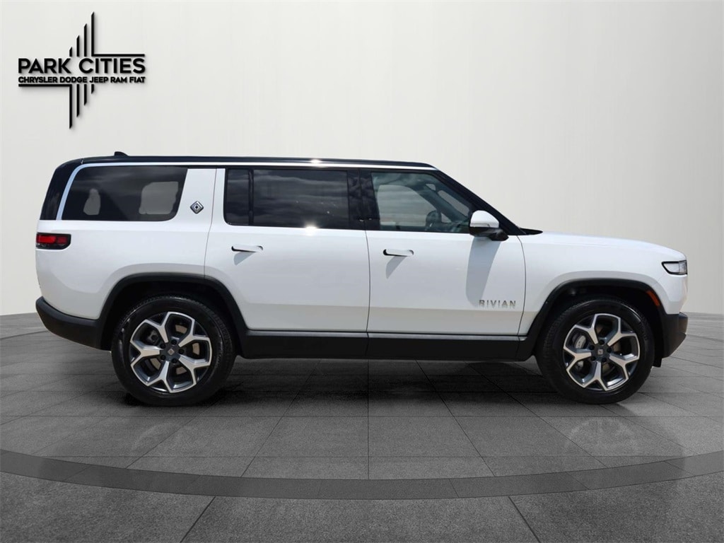 Used 2024 Rivian R1S Adventure with VIN 7PDSGBBA6RN031476 for sale in Dallas, TX