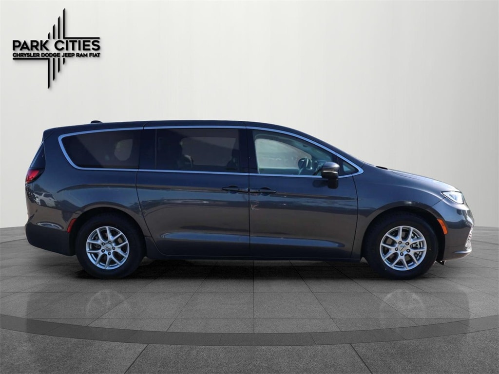 Used 2023 Chrysler Pacifica Touring L with VIN 2C4RC1BG8PR597008 for sale in Dallas, TX
