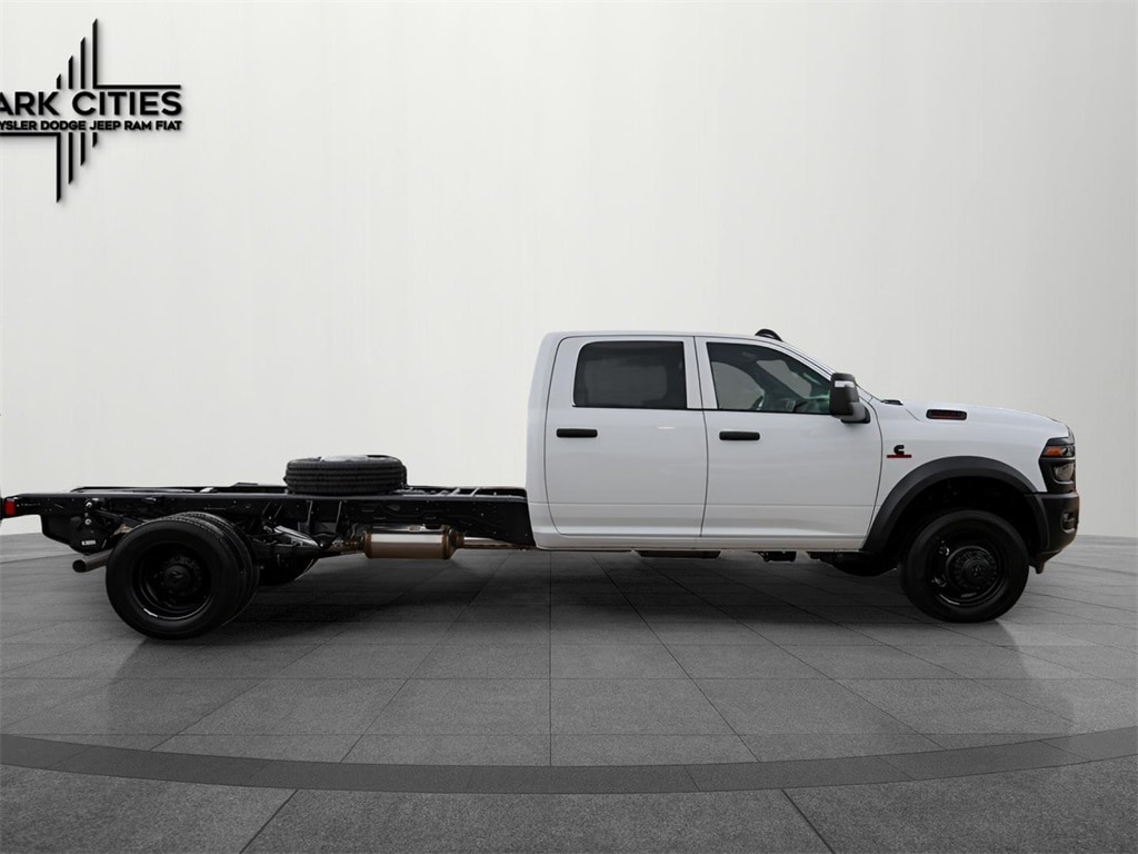 New 2025 Ram 5500 Chassis Cab 5500 TRADESMAN CHASSIS CREW CAB 4X4 84' CA Pickup