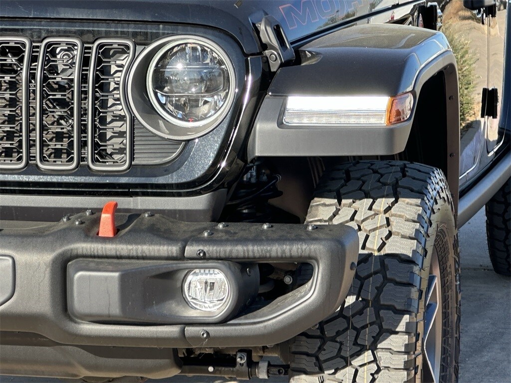 2025 Jeep Gladiator Mojave photo 3