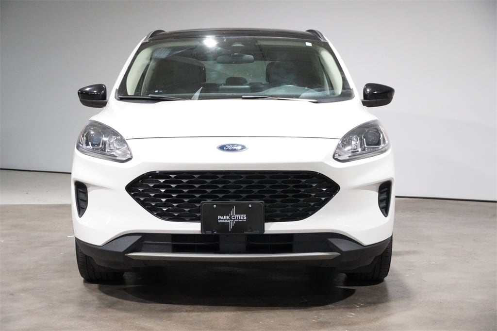 Used 2020 Ford Escape SE with VIN 1FMCU0BZ2LUB48642 for sale in Dallas, TX