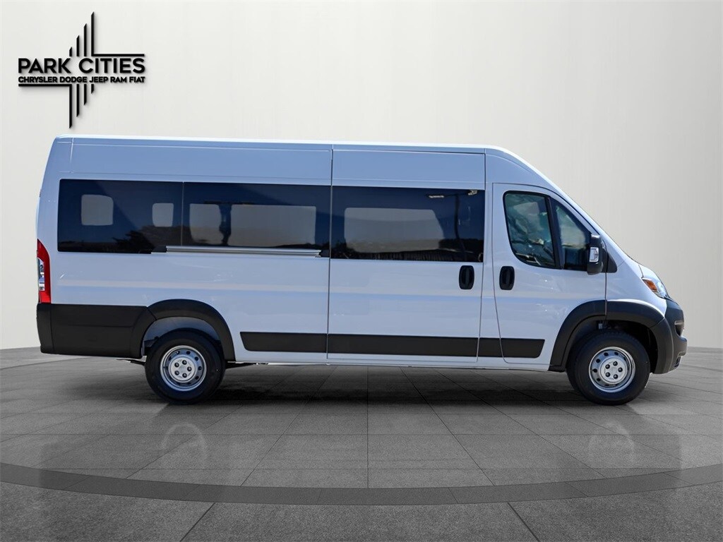 2023 Ram ProMaster 3500 Window Van photo 2