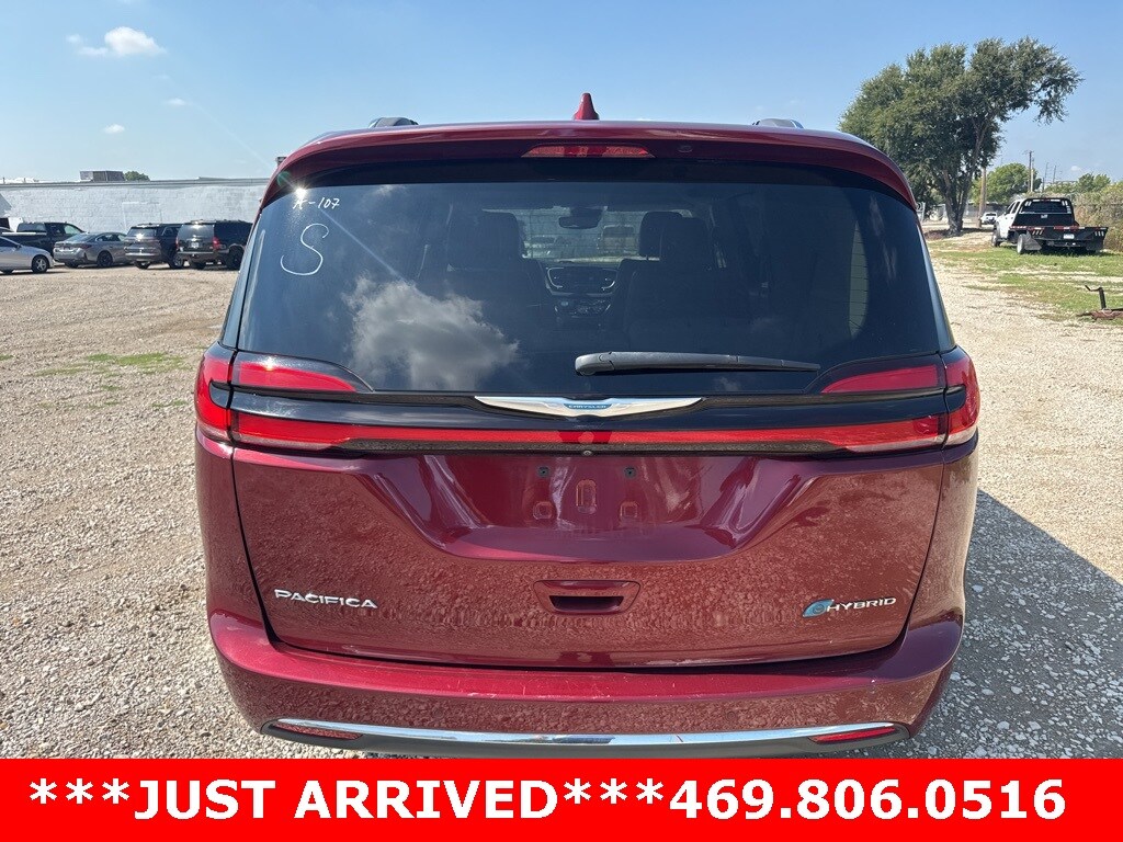 2021 Chrysler Pacifica Hybrid Touring L photo 4