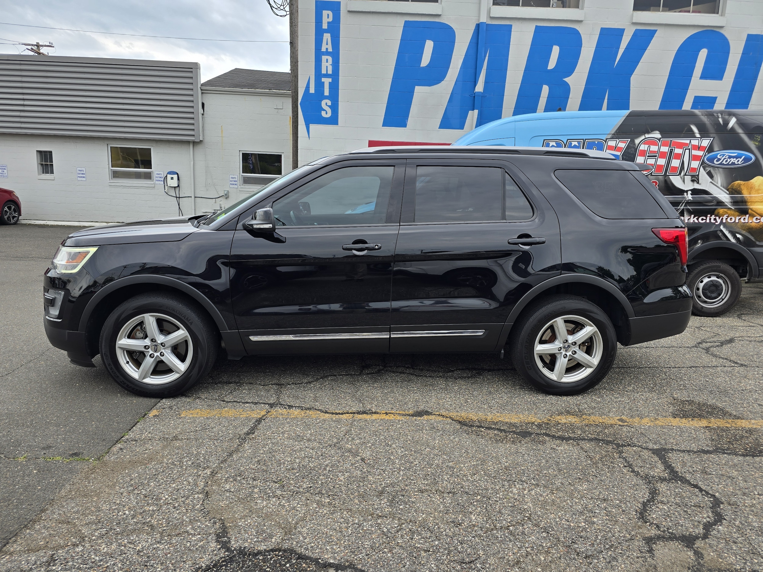 Used 2016 Ford Explorer XLT with VIN 1FM5K8D86GGB91158 for sale in Bridgeport, CT