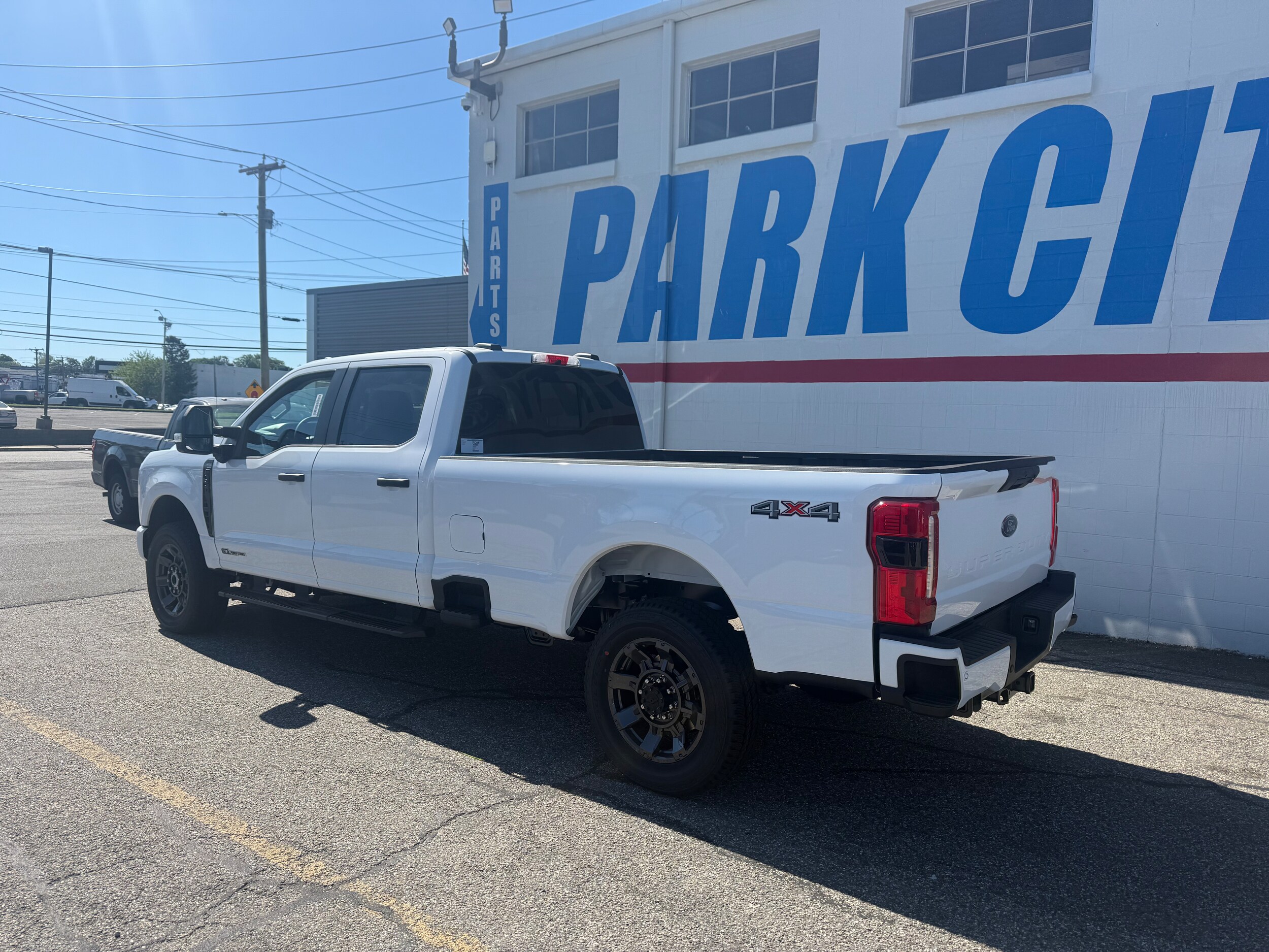 2025 Ford F-350 photo 4