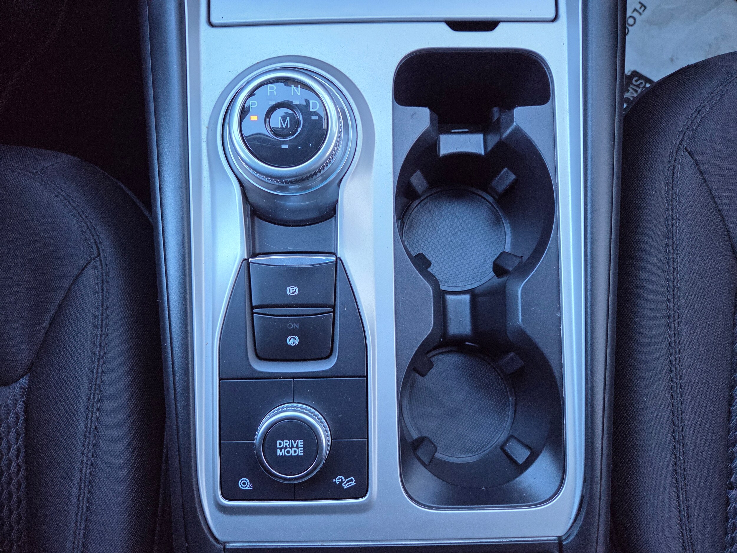 2022 Ford Explorer XLT - Photo 15
