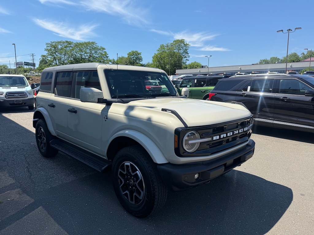New 2026 Ford Bronco Outer Banks WAGON