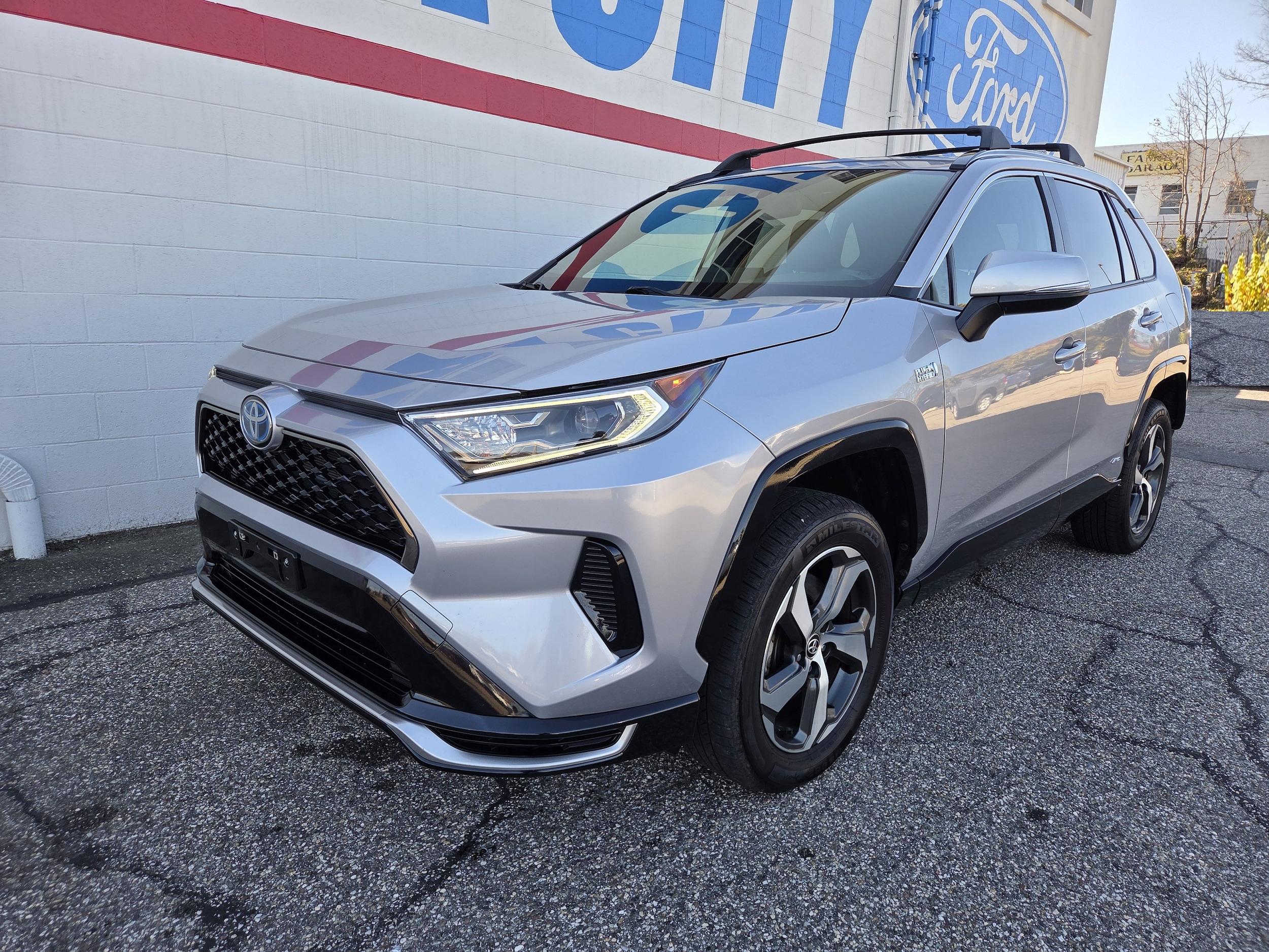 2021 Toyota RAV4 SE's photo