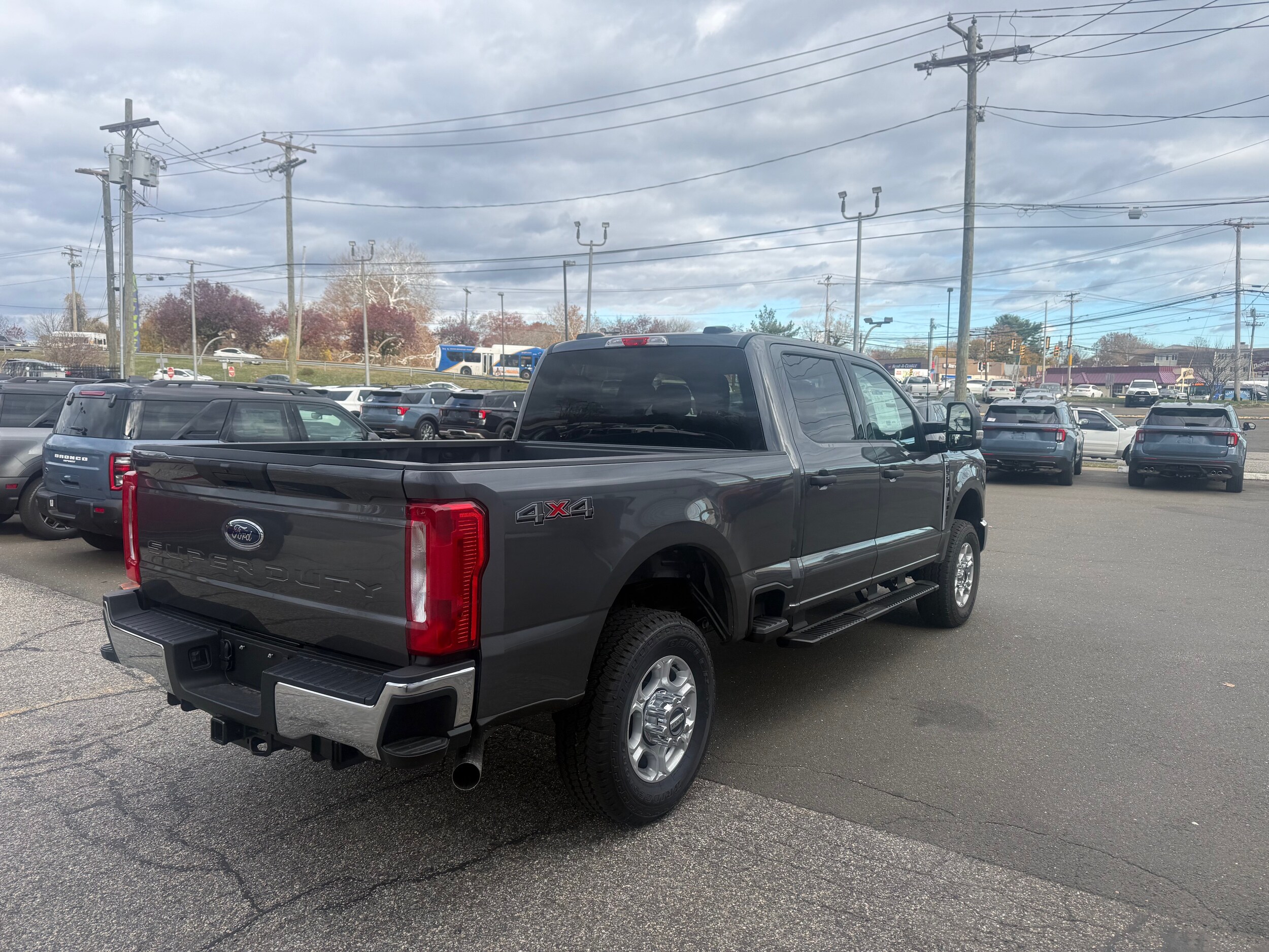 2026 Ford F-350 XLT photo 4